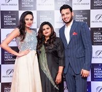 Sweta Parekh Designs Mesmerizes at India Fashion Week London 2017.