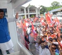 Mukesh Sahni Flagged Off  The Nishad Arakshan Sawand  Bus Tour