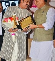 Mega Star Ravi Kishan  Awarded The – Uttar Pradesh Pride Award – By Union Home Minister Rajnath Singh