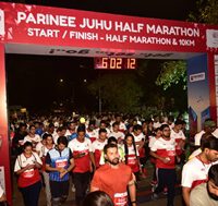 Zayed Khan And Sonnalli Seygall Encourage Thousands of Mumbaikars at Parinee Juhu Half Marathon 2020